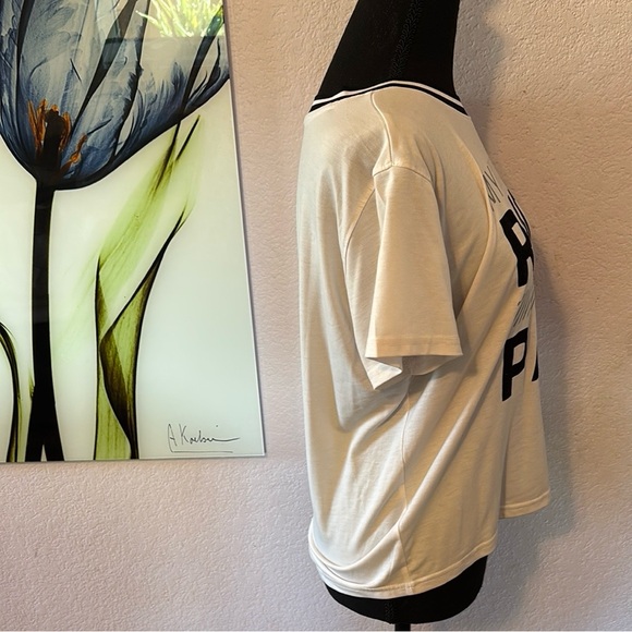 Women’s shirt size small - Picture 2 of 4